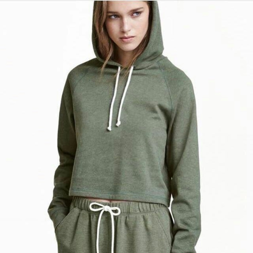 H&m - cropped hoodie